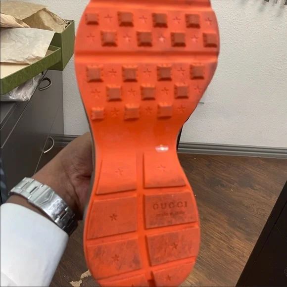 Gucci shies 10.5. - Picture 5 of 8